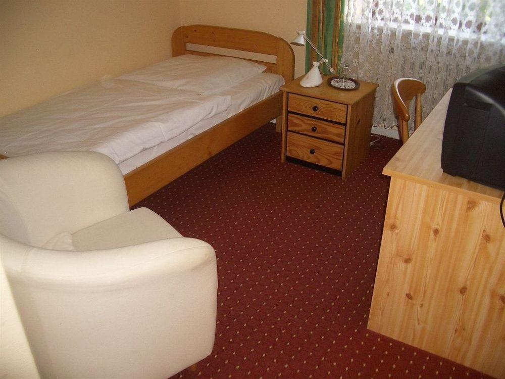 Hotel Faehrhaus Саарбрюккен Экстерьер фото